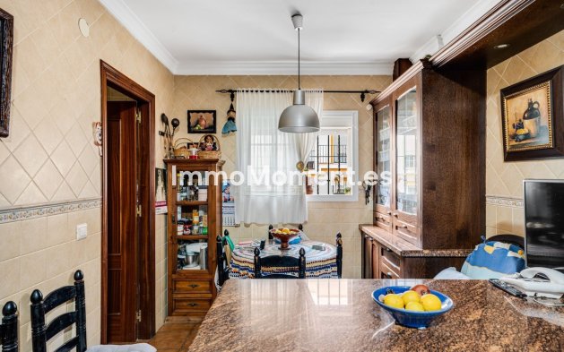 Bestaande woning - Villa - Estepona  - Estepona Centro