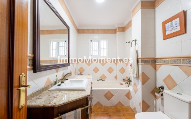 Bestaande woning - Villa - Estepona  - Estepona Centro