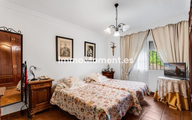 Bestaande woning - Villa - Estepona  - Estepona Centro