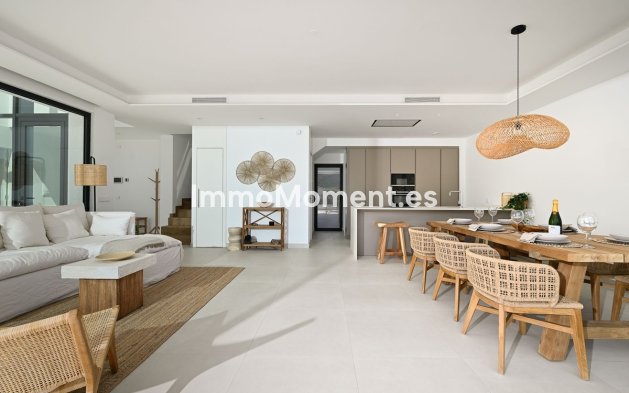 Resale - Villa - Benalmadena - Benalmadena Pueblo