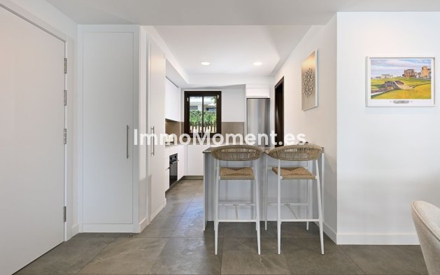 Resale - Apartment - Estepona - Estepona Centro