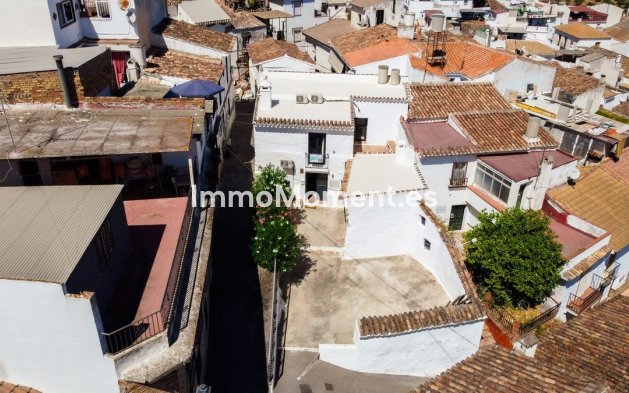 Bestaande woning - Geschakelde woning - Binnenland  - Guaro