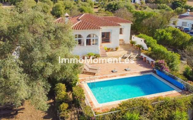 Wiederverkauf - Villa -   Inländisch - Almogía