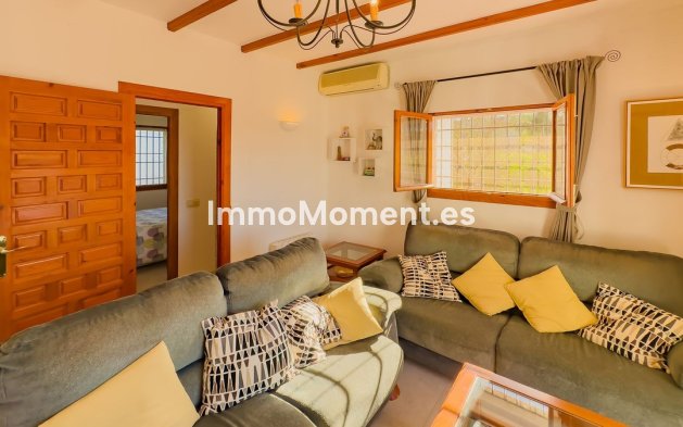 Wiederverkauf - Villa -   Inländisch - Almogía