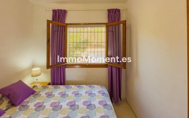 Wiederverkauf - Villa -   Inländisch - Almogía