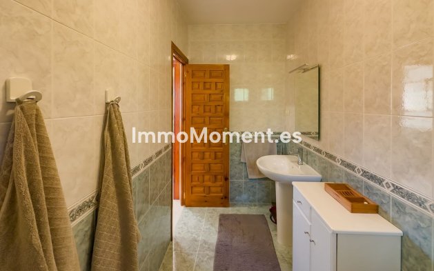 Wiederverkauf - Villa -   Inländisch - Almogía