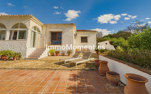 Wiederverkauf - Villa -   Inländisch - Almogía