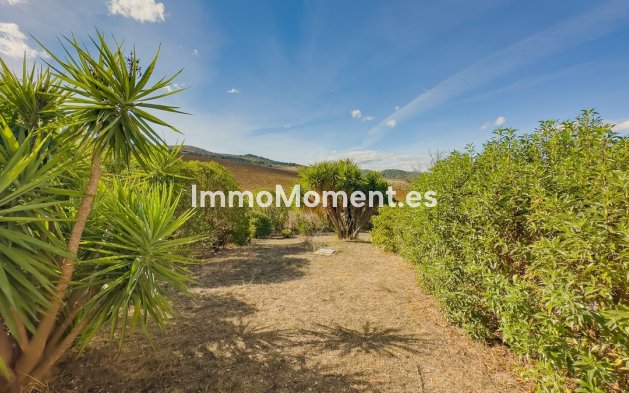 Wiederverkauf - Villa -   Inländisch - Almogía