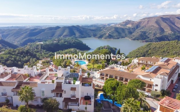 Wiederverkauf - Wohnung -   Inländisch - Istán