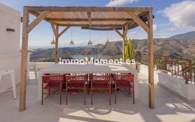 Wiederverkauf - Wohnung -   Inländisch - Istán