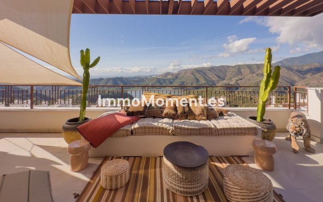 Wiederverkauf - Wohnung -   Inländisch - Istán