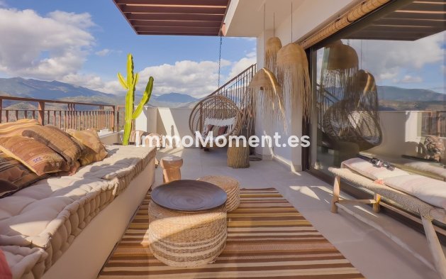 Wiederverkauf - Wohnung -   Inländisch - Istán