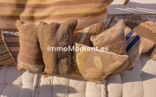 Wiederverkauf - Wohnung -   Inländisch - Istán