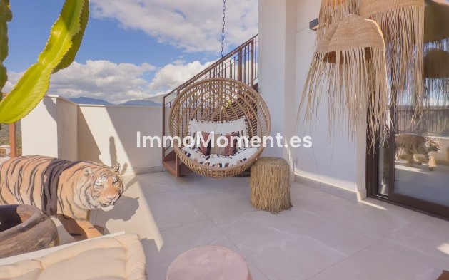 Wiederverkauf - Wohnung -   Inländisch - Istán