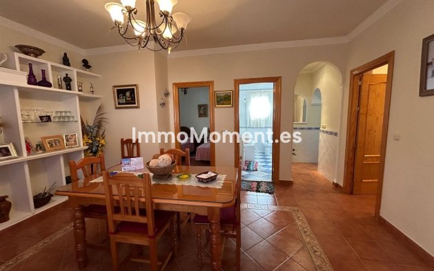 Wiederverkauf - Villa -   Inländisch - Alora