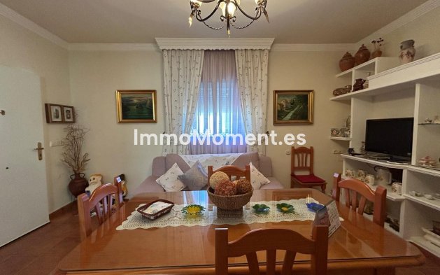 Wiederverkauf - Villa -   Inländisch - Alora