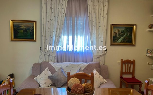 Wiederverkauf - Villa -   Inländisch - Alora