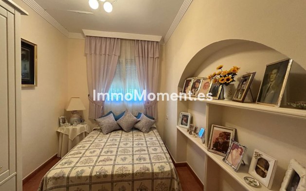 Wiederverkauf - Villa -   Inländisch - Alora