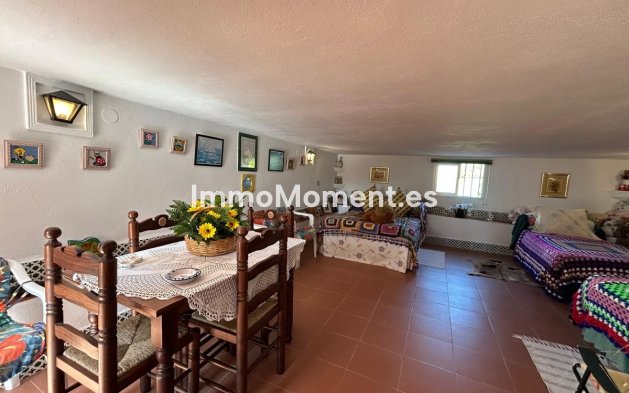 Wiederverkauf - Villa -   Inländisch - Alora