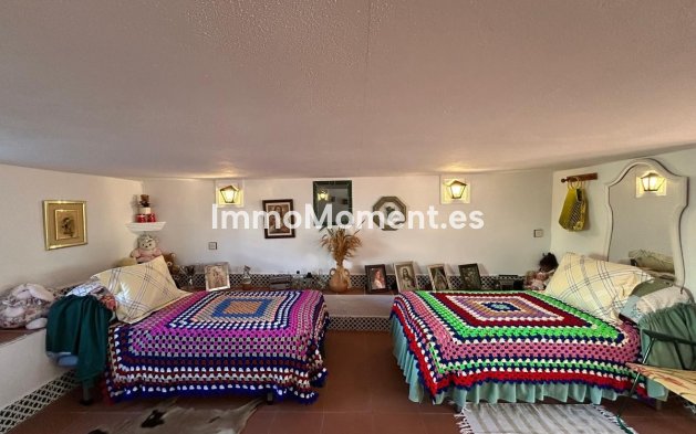 Wiederverkauf - Villa -   Inländisch - Alora