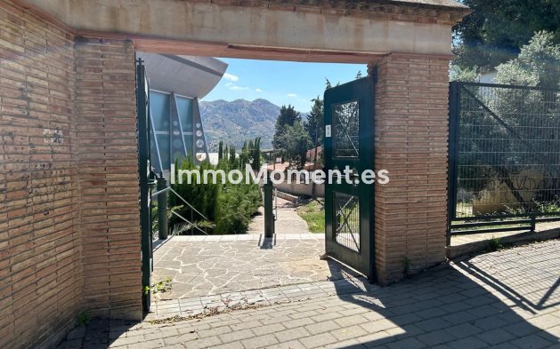 Wiederverkauf - Villa -   Inländisch - Alora