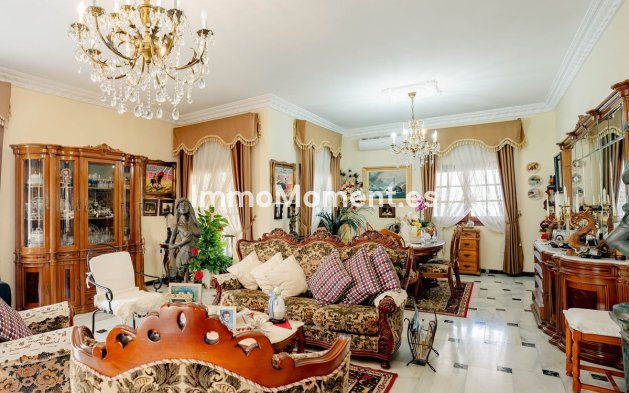 Resale - Villa - Fuengirola - Los Pacos