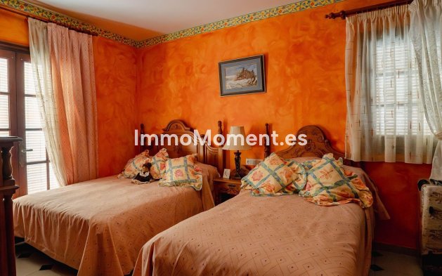 Resale - Villa - Fuengirola - Los Pacos