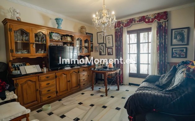 Resale - Villa - Fuengirola - Los Pacos