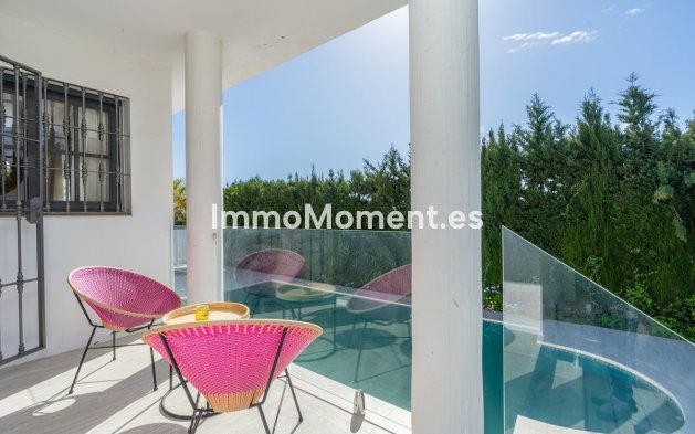 Resale - Villa - El Paraiso - New Golden Mile