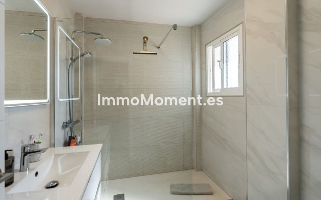 Resale - Villa - El Paraiso - New Golden Mile