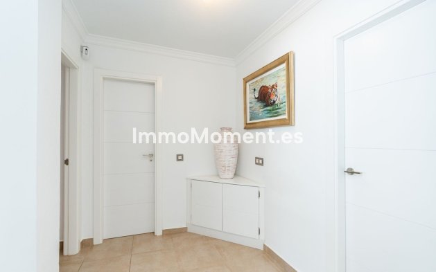 Resale - Villa - El Paraiso - New Golden Mile