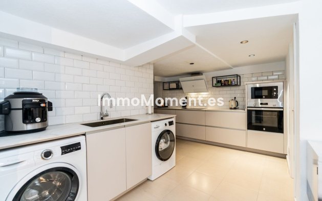 Resale - Villa - El Paraiso - New Golden Mile