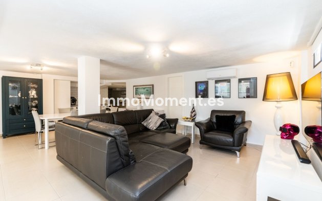 Resale - Villa - El Paraiso - New Golden Mile
