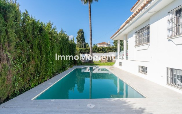 Resale - Villa - El Paraiso - New Golden Mile