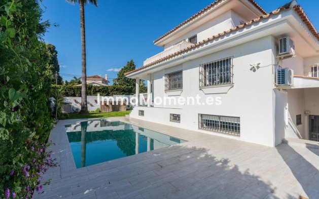 Resale - Villa - El Paraiso - New Golden Mile