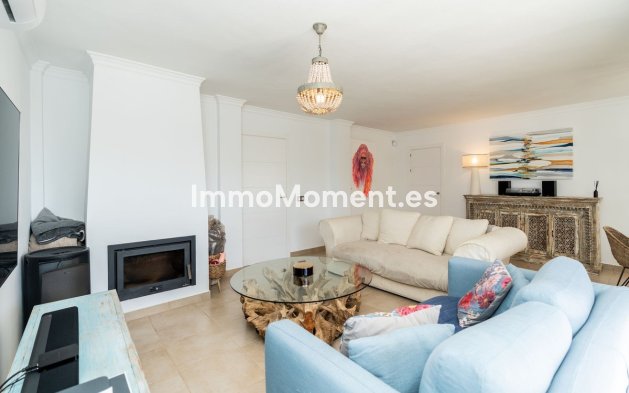 Resale - Villa - El Paraiso - New Golden Mile
