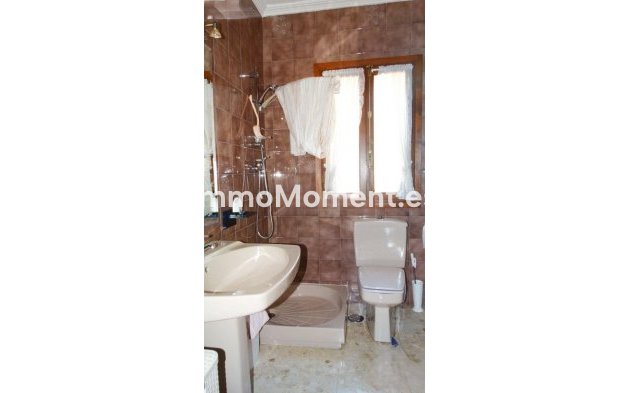 Revente - Villa - Benidorm - Benidorm Centro