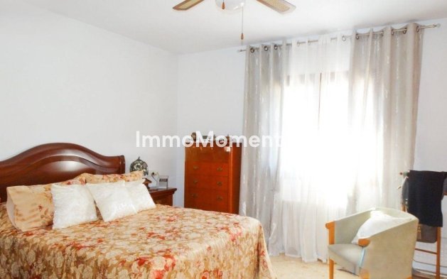 Revente - Villa - Benidorm - Benidorm Centro