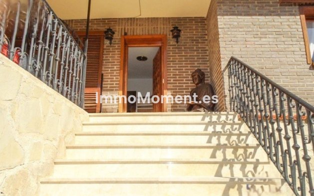 Revente - Villa - Benidorm - Benidorm Centro