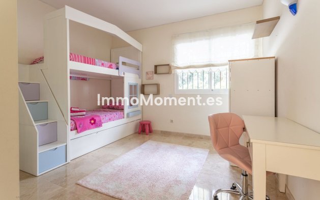 Resale - Apartment - Benahavís - Benahavís Centro