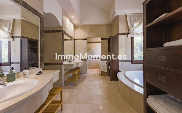 Wiederverkauf - Villa - Marbella - Nueva Andalucía