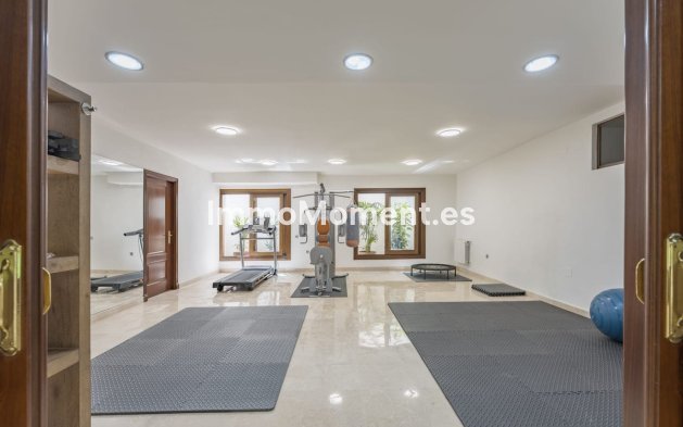 Wiederverkauf - Villa - Marbella - Nueva Andalucía