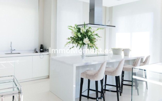 Wiederverkauf - Villa - Marbella - El Rosario