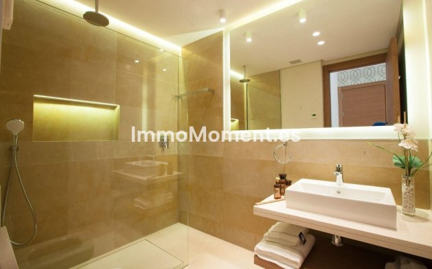 Wiederverkauf - Villa - Marbella - El Rosario