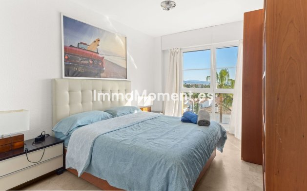 Revente - Appartement - Estepona  - Atalaya