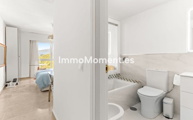 Revente - Appartement - Estepona  - Atalaya