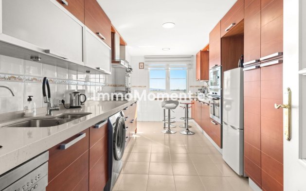 Revente - Appartement - Estepona  - Atalaya