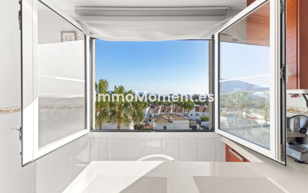Revente - Appartement - Estepona  - Atalaya