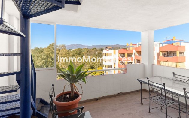 Revente - Appartement - Estepona  - Atalaya