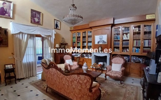 Wiederverkauf - Villa - Estepona  - Estepona Centro